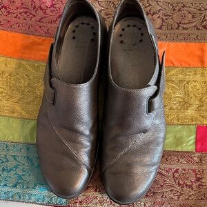 Mephisto Luce Women’s Brown Leather Slip ons with “soft air” technology!